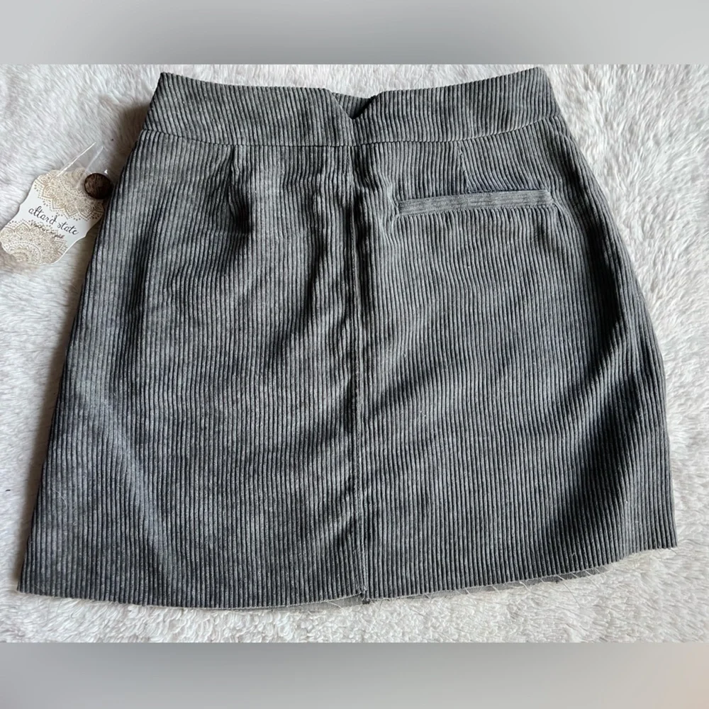 NWT ALTERED STATE GREY CORDUROY MINI SKIRT SIZE SMALL - Picture 2 of 3